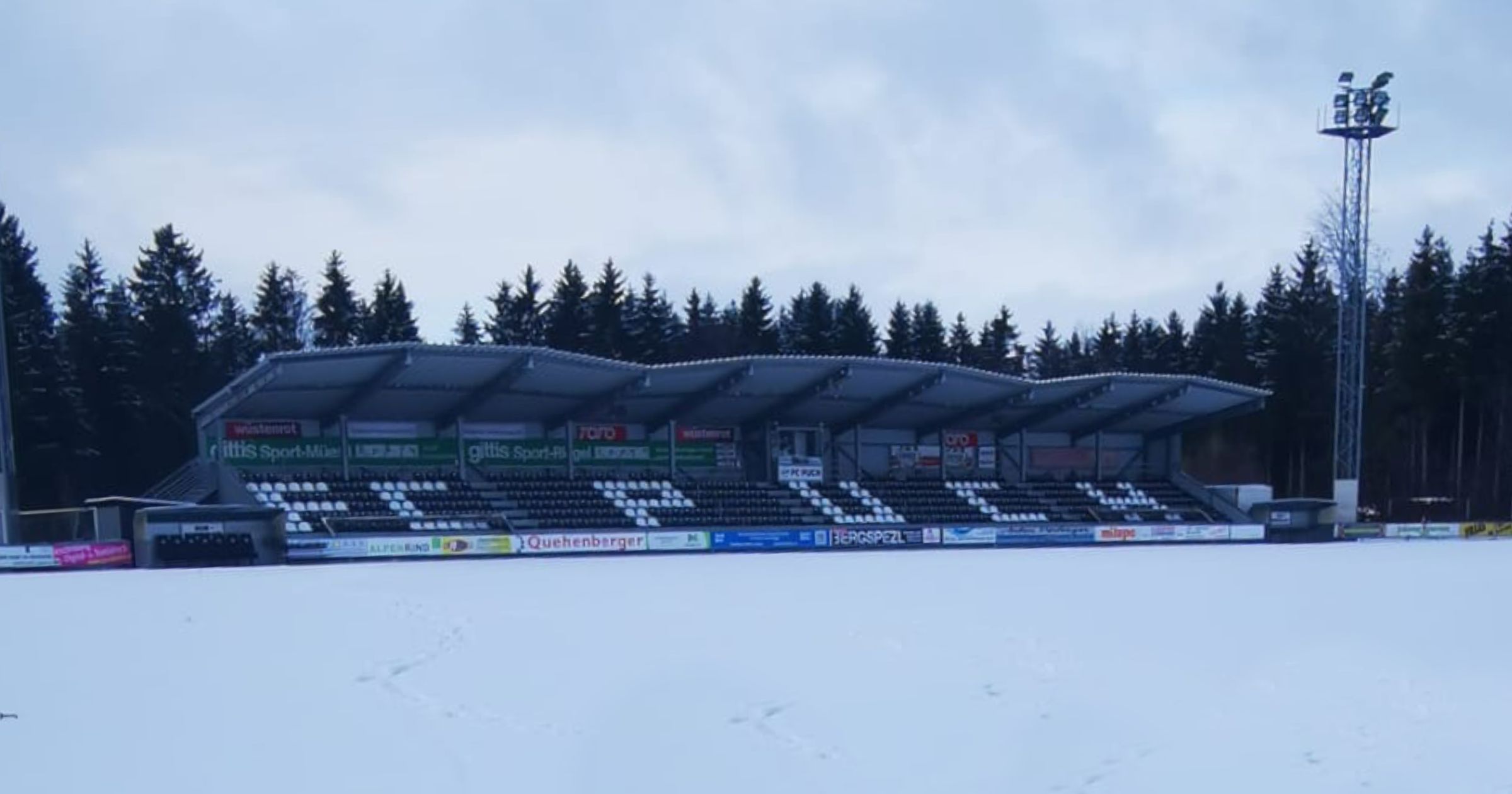 Waldstadion FC Puch im Winter